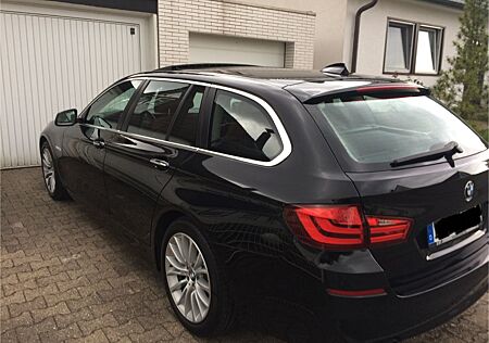 BMW 520i Touring Luxury Line Luxury Line