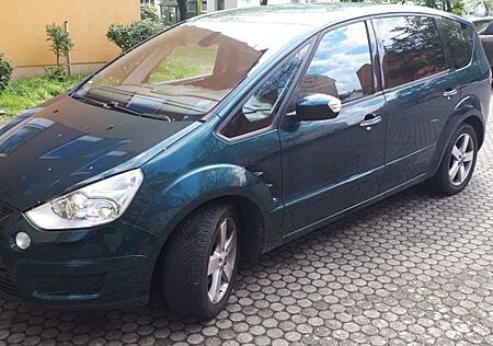 Ford S-Max 2,2 TDCi 129kW Titanium / Top-Ausstattung