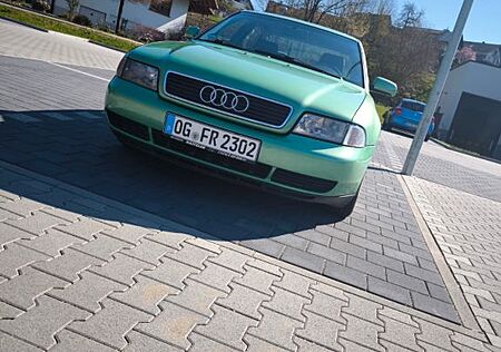 Audi A4 B5 - 1.8L - Gewindefahrwerk + 18" Felgen