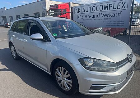 VW Golf Volkswagen VII Comfortline DSG NAVI PDC 1.Hand AHK