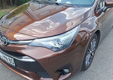 Toyota Avensis 2,0-l-D-4D Executive Touring Sports ...