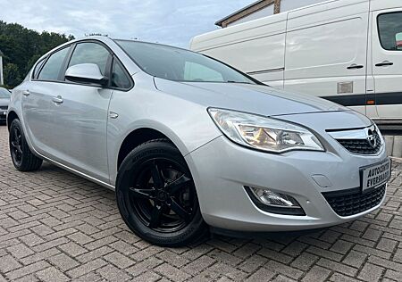 Opel Astra J Lim. 5-trg. Selection/Wenig KM/HU&AU NEU