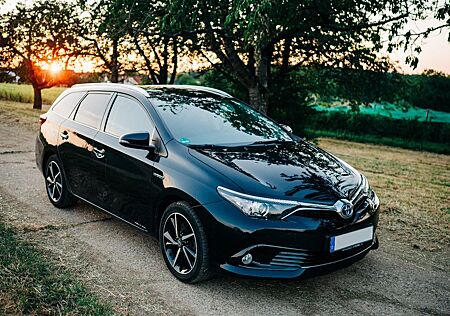 Toyota Auris Touring Sports Hybrid Facelift