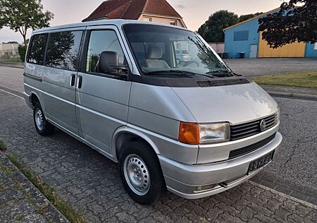 VW T4 Multivan Volkswagen T4 1.9 Multivan AHK 1. Hand Zahnriemen & TÜV NEU