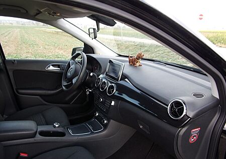 Mercedes-Benz B 180 d -