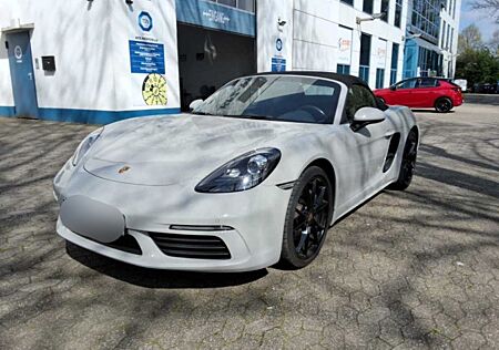 Porsche Boxster 718 PDK BOSE 20" Alu Sport Paket Chrono