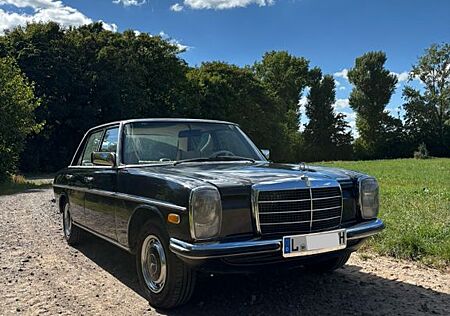 Mercedes-Benz 230 4 W115 Automatik aus 1974