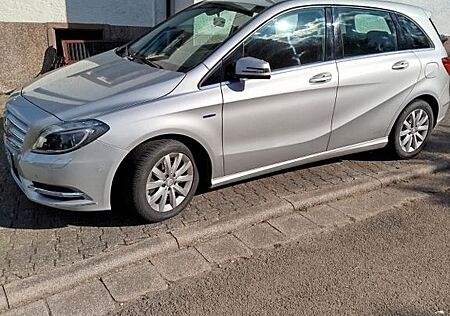 Mercedes-Benz B 200 CDI BlueEFFICIENCY -