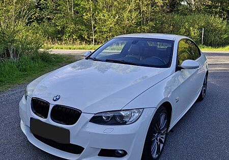 BMW 320d xDrive Coupé - M Paket - Bi-XENON - Navi