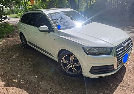Audi Q7 50 TDI quattro tiptronic -