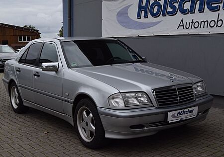 Mercedes-Benz C 180 KOMPRESSOR BlueEFFICIENCY CLASSIC