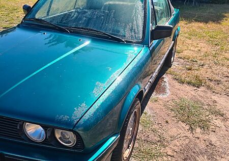 BMW 118 E30 Cabrio mit Gasanlage