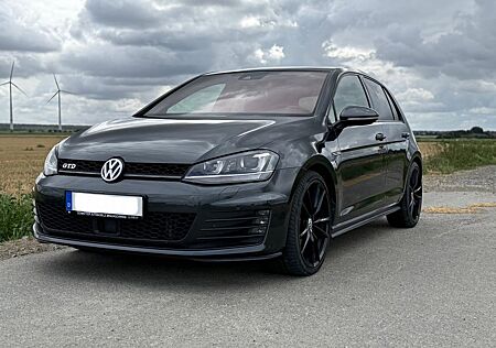 VW Golf Volkswagen 7 GTD - DYNAUDIO PANO DSG