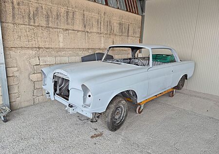 Mercedes-Benz 300SE COUPÈ 1965 COMPLETE INTERIOR MISSING
