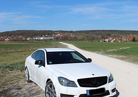 Mercedes-Benz C 180 C Coupé Scheckheft/AMG Line/Ambiente Beleuchtung