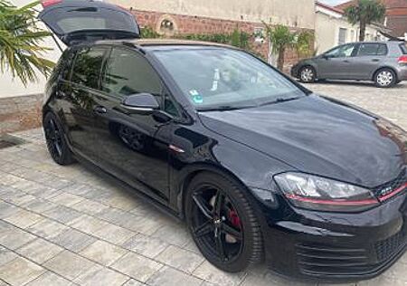 VW Golf Volkswagen 2.0 TSI BMT GTI GTI