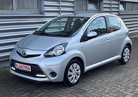 Toyota Aygo (X) gebraucht kaufen Toyota Aygo (X) Aygo 1.0 2.HAND/TÜV NEU/KLIMA/5TÜRER/71.000KM