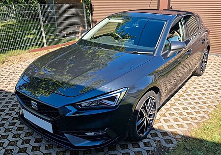 Seat Leon gebraucht kaufen Seat Leon 1.4 e-HYBRID FR DSG FR RHD Rechtslenker