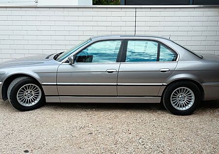 BMW 740i A - V8- gepflegt - TÜV Neu, Sommerauto