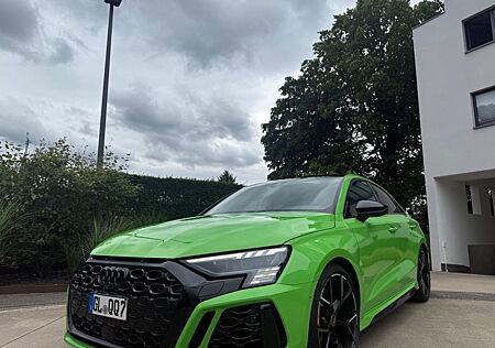 Audi RS3 RS 3 Lim. 2.5 TFSI*Carbon*Head-UP*B&O*RS AUSPUFF