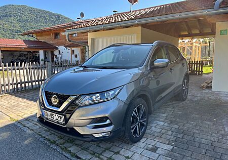 Nissan Qashqai 1.3 DIG-T Zama 140 PS Panoramadach