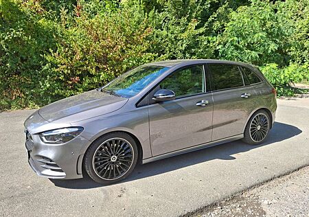 Mercedes-Benz B 220 4MATIC DCT -