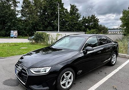 Audi A4 30 TDI S tronic -