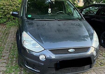Ford S-Max 2,0 TDCi 103kW DPF Titanium Titanium