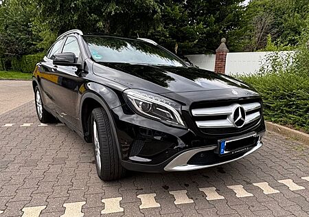 Mercedes-Benz GLA 180 -
