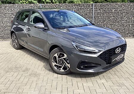 Hyundai i30 1.5 Navi 16Z Kam Shz LED Temp Lkhz