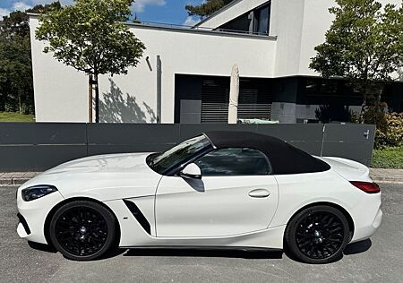 BMW Z4 sDrive20i -35.900km-M Ausstattung