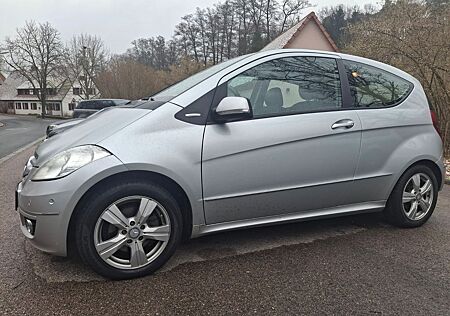 Mercedes-Benz A 200 A Klassse HU neu 8-fach Teilleder scheckh.
