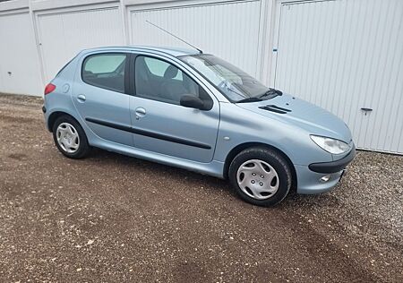 Peugeot 206 Premium 5-Türer Klima nur 143tkm