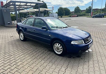 Audi A4 LIMOUSINE 1.6 - TÜV 01/27. KLIMA