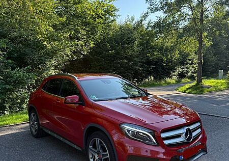 Mercedes-Benz GLA 250 4MATIC DCT AMG Line AMG Line