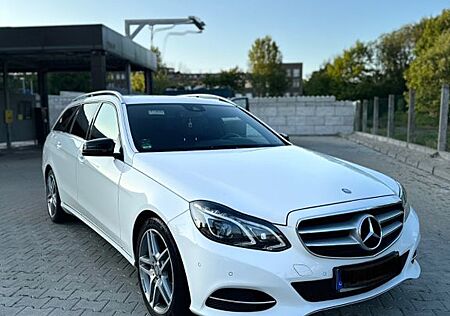 Mercedes-Benz E 220 BlueTEC BE T Edition AVANTG. Auto. Edi...