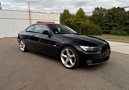 BMW 320i Coupé - 19Zoll/Leder/Xenon/1.Hd