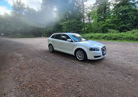 Audi A3 2.0 TDI (DPF) S tr. Attraction Sportback ...