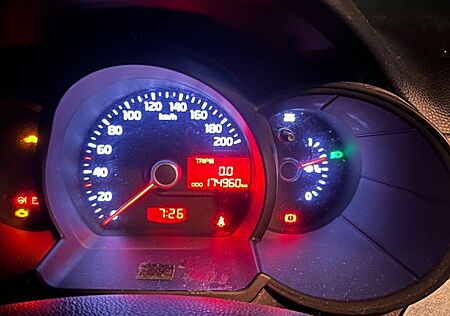 Kia Picanto 1.0 Attract Attract