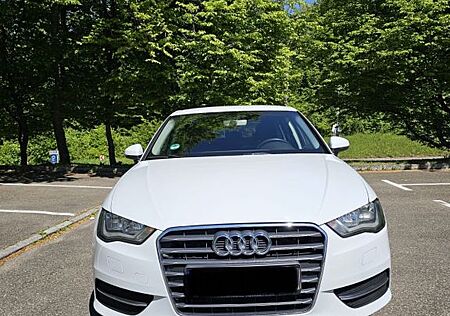 Audi A3 2.0 TDI S tronic 150PS 2 Hand