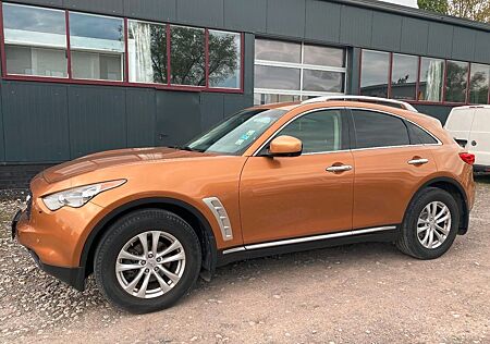 Infiniti QX70 FX35 307PS Allrad Automatik Böse Kamera neu TÜV