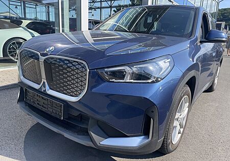 BMW iX1 20 eDrive AHK LED Navi R.Cam SHZ PDC DAB ACC