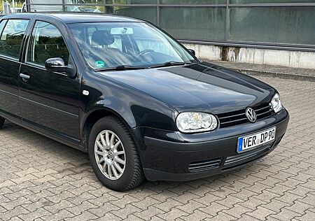 VW Golf Volkswagen 4 - 1.4 Trendline schwarz, ohne TÜV