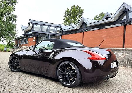 Nissan 370Z 3.7V6 Roadster Pack - Black Rose