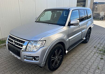 Mitsubishi Pajero 3.2 DI-D Diamant Edition.AHK.SHZ.7 Sitzer