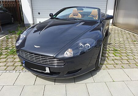 Aston Martin DB9 VOLANTE V 12-6,0 L. - I. Hd.