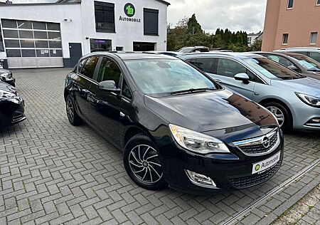 Opel Astra J Lim *NAVI*PDC*KLIMA*TEMPO*4S-REIFEN