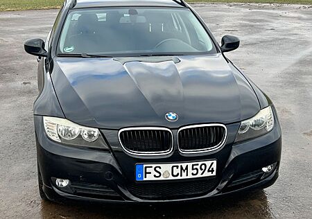 BMW 318i Touring -