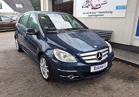 Mercedes-Benz B 180 8-fach Ber./ PDC / TÜV Neu / BT / SHZ