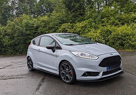 Ford Fiesta 1,6 EcoBoost ST200 ST200